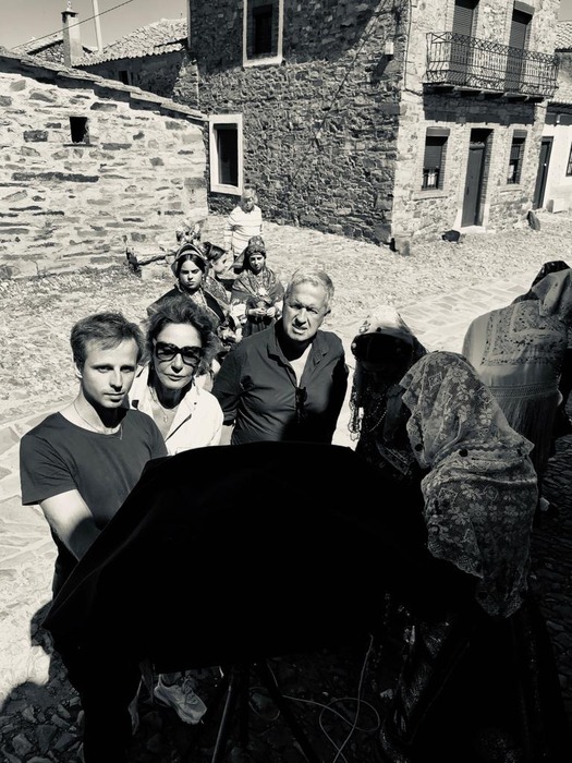 On set with Mario Testino